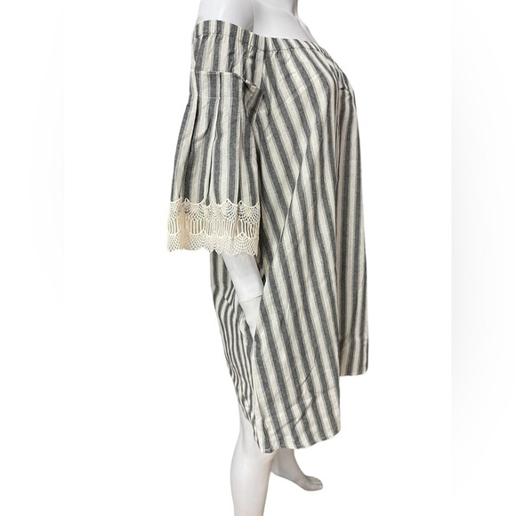 Umgee Striped Linen Crochet Off Shoulder Dress
New - Picture 4 of 9